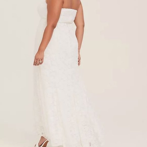 2X (18) PLUS SIZE Wedding Dress NWT - Picture 3 of 4